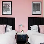 Boutique Edinburgh 3 Bed House - Parking - Garden