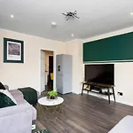 Boutique Edinburgh 3 Bed House - Parking - Garden