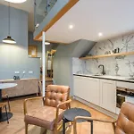 Km Apartments