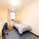Joivy Economy 4 And 5 Bed Flats, Close To Old Town And Royal Mile - Adults Only