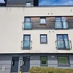 Stunning 2 Bedroom Flat In Edinburgh
