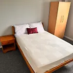 Double Room Close To Edinburgh Airport And Heriot Watt University