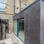 Dragon Suites - Edinburgh City Centre 1 Bed Apartment