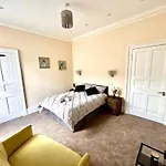 Luxury Apartment - Meadowbank Fast Wifi