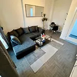 2 Bed Flat In Edinburgh City