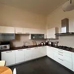Quiet Room In Vibrant Bruntsfield With Private Parking