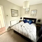 South Gyle House - Superfast Wifi And Free Parking - 7 Minutes From Edinburgh Airport