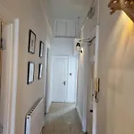 3 Double-Bed Georgian Apartment In Prime Location