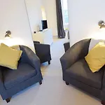 Joivy Modern City Centre Flat Next To Calton Hill