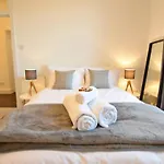 Joivy Modern City Centre Flat Next To Calton Hill