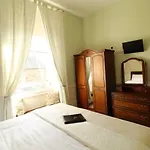 Dunedin Guest House