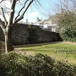 Edinburgh Central Apartment - 1F1 Worlds End Close