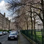 Dalry Modern Edinburgh Flat