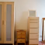 2 Bedroom Apartment In Pleasance