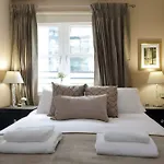 2 Bedroom Flat With Garage Parking