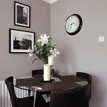 2 Bedroom Flat With Garage Parking