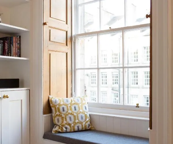 Royal Mile - Old Town Apartment