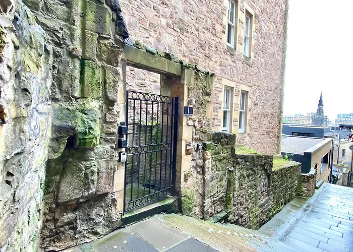 Advocates Apartment