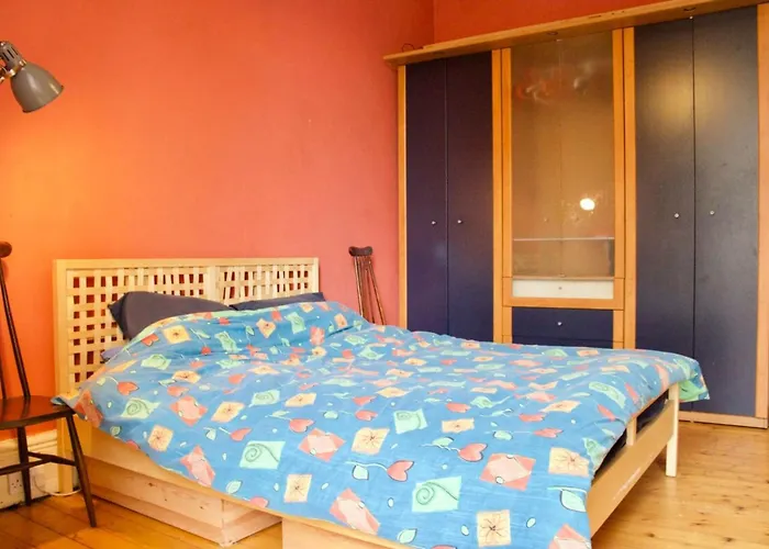 Classic Edinburgh Flat In The Heart Of Morningside