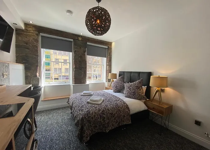 Royal Mile Romance By Heritage Of Scotland Llp