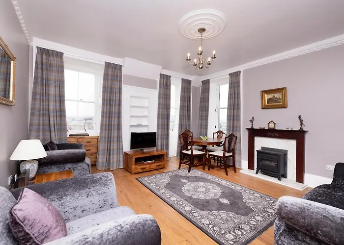 Joivy Cozy Apt Near Edinburgh Castle