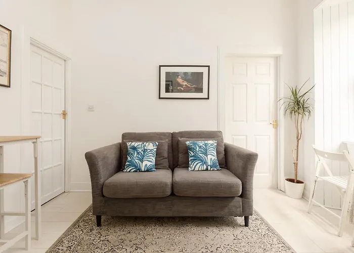 The Tollcross Apartment - Modern & Bright 1Br