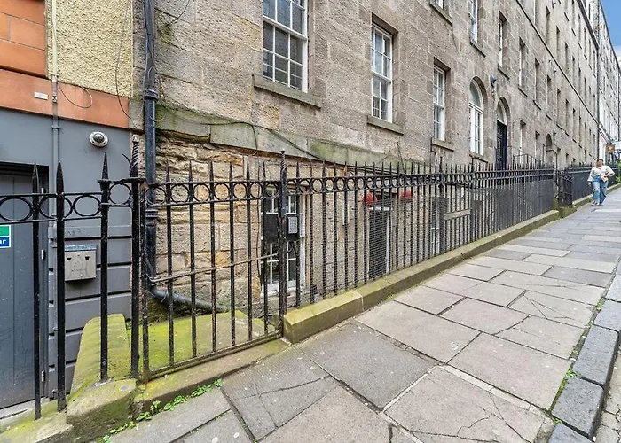 Edinburgh Perfect Location