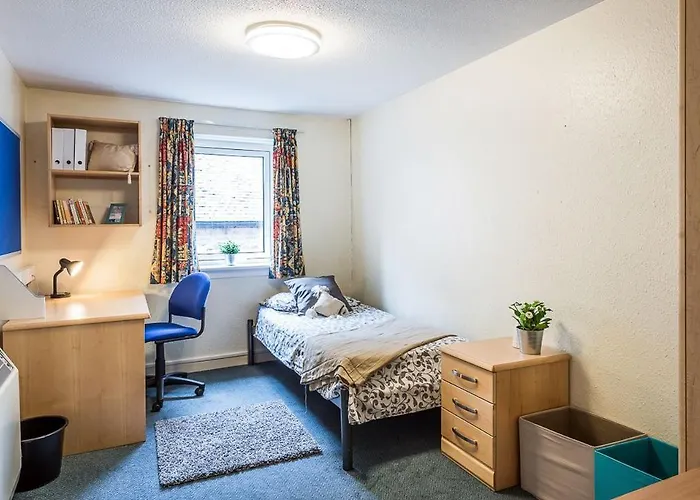 Joivy Budget 4,5 And 6 Bed Private Flats, In Historic Old Town (Adults Only)