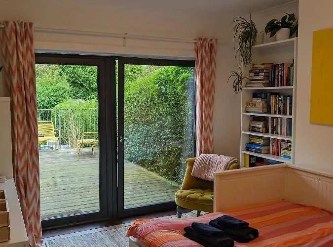 Private Room With Terrace And Free Parking