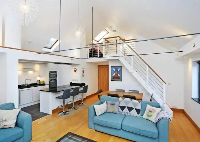Cozy Mezzanine Apartment In Edinburgh\'S Old Town