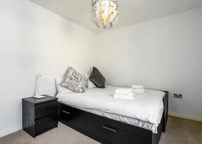 Comfy 2 Bedroom Apartment Near Edinburgh City Centre