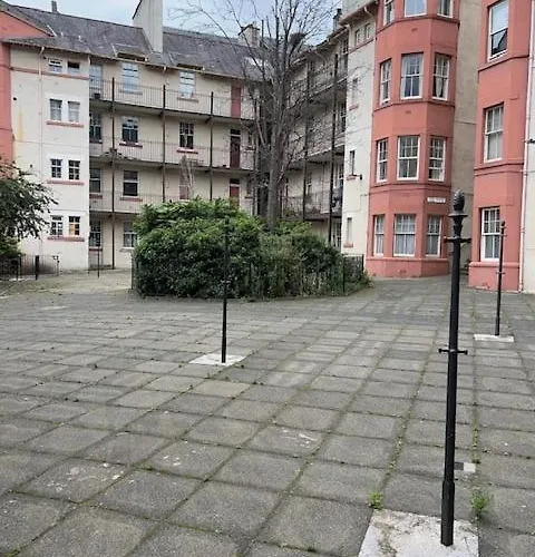 Royal Mile Tron Square 3 Double Bedrooms Fantastic Location Parking