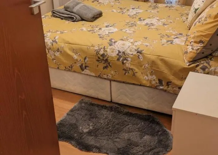 Edinburgh Two Bedrooms Apartment With Free Parking