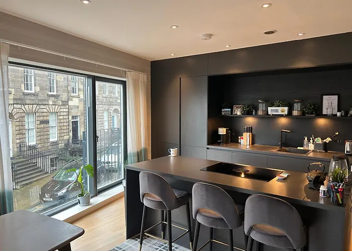 Modern Flat In New Town