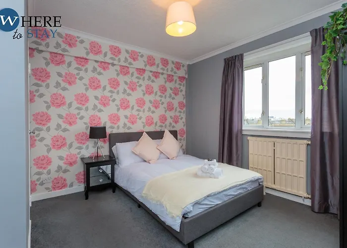 Stunning 3 Bedroom Apartment Edinburgh