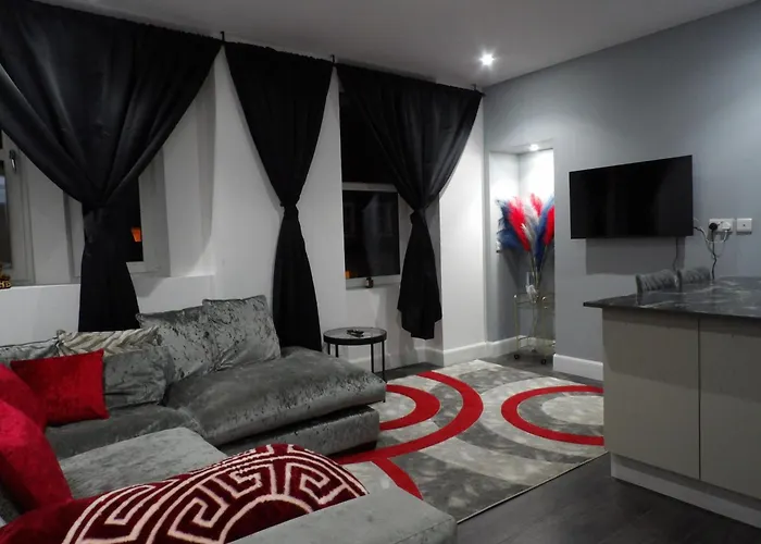 Architect Designed Meadows Central Apartment