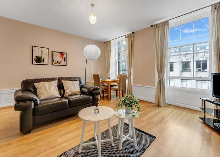 Gorgeous, Cozy 2Br Royal Mile-Old Town
