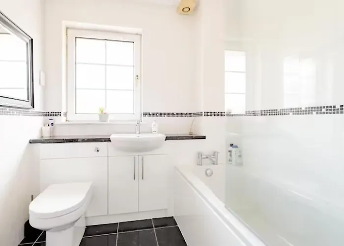 Double Room With Private Bathroom And Parking