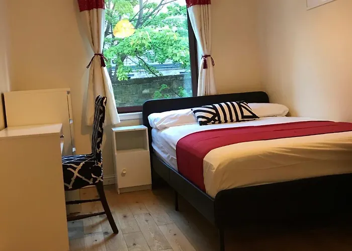 Edinburgh City Centre Old Town Holiday Apartment 3 Bedrooms