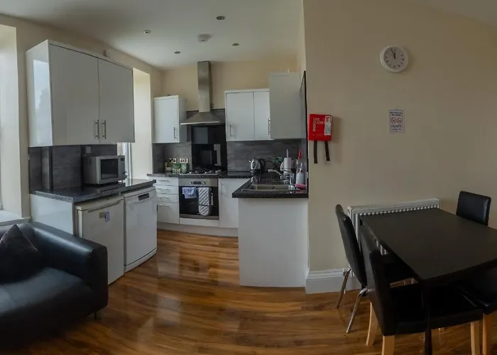 3 Bedroom Apartment With Castle Views