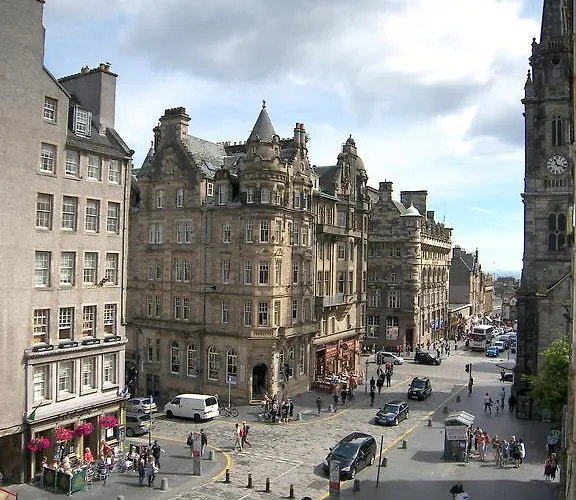 Royal Mile, Edinburgh - 2 Bedroom Apartment