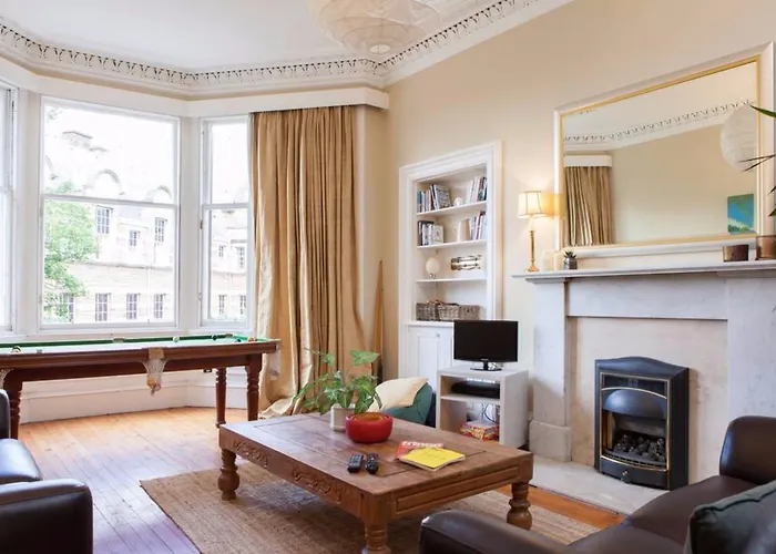 Amazing 4 Bedroom Apartment Just Off The Meadows