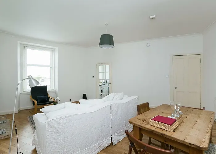 St Margaret\'S Loch Apartment