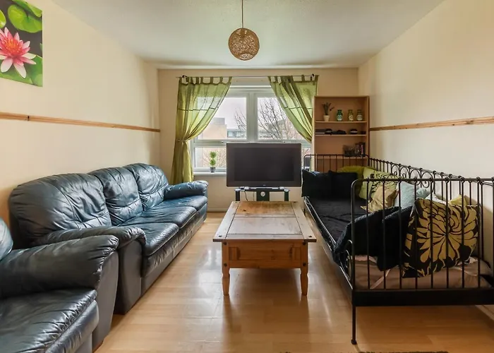 Edinburgh City Centre Aishia/Sakina Apartment