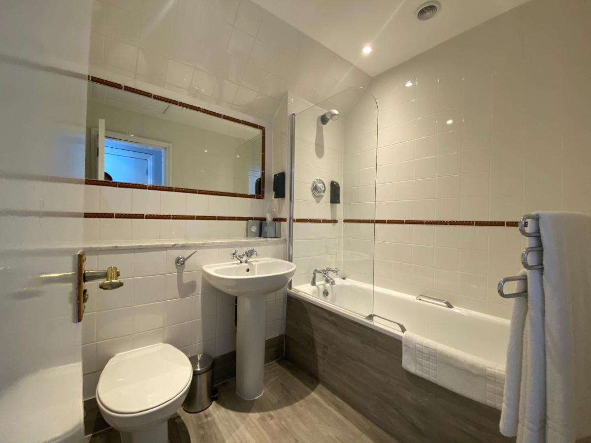 No6 West Coates 3* Edinburgh