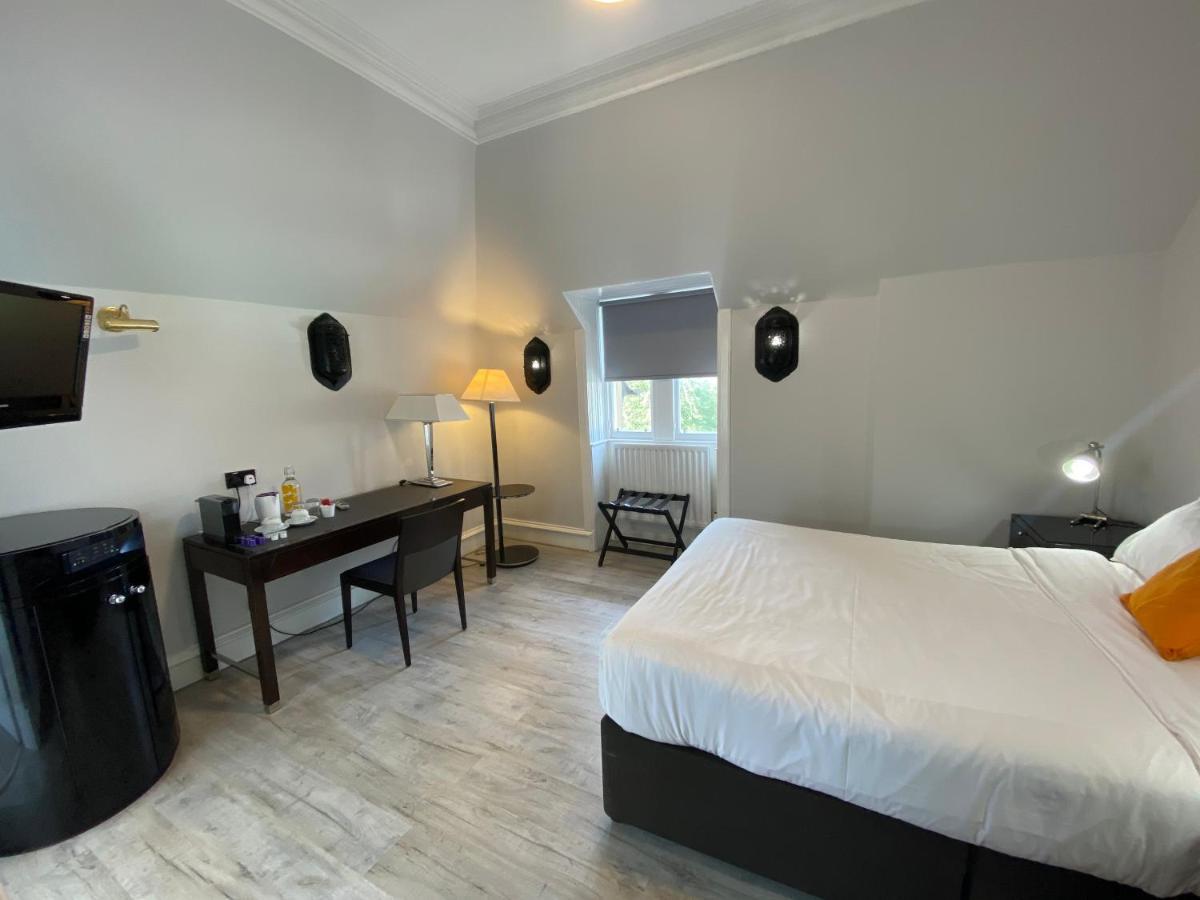 No6 West Coates 3* Edinburgh