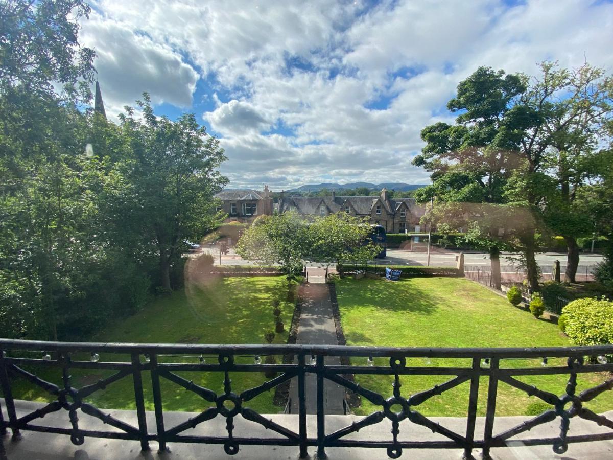 No6 West Coates 3* Edinburgh