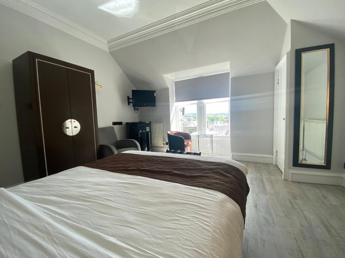 No6 West Coates 3* Edinburgh