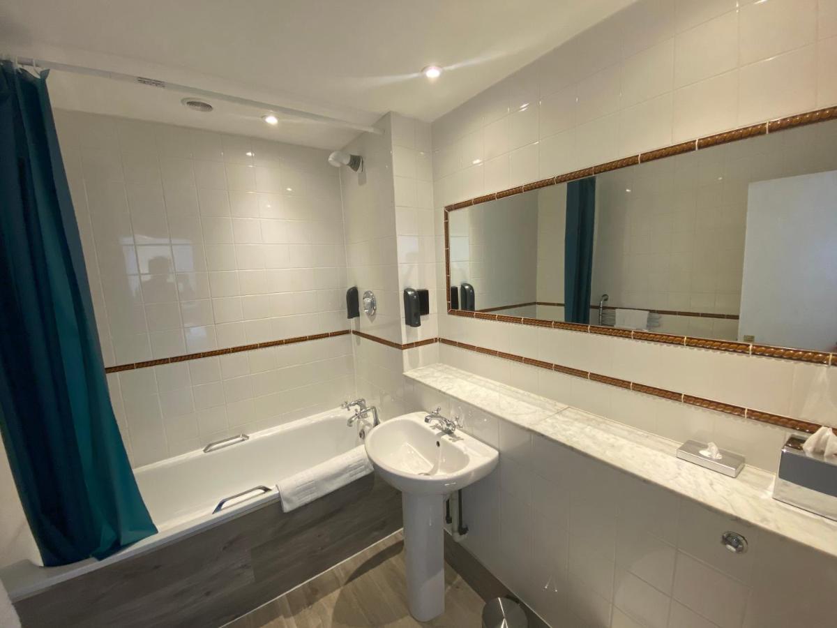 No6 West Coates Hotel 3*