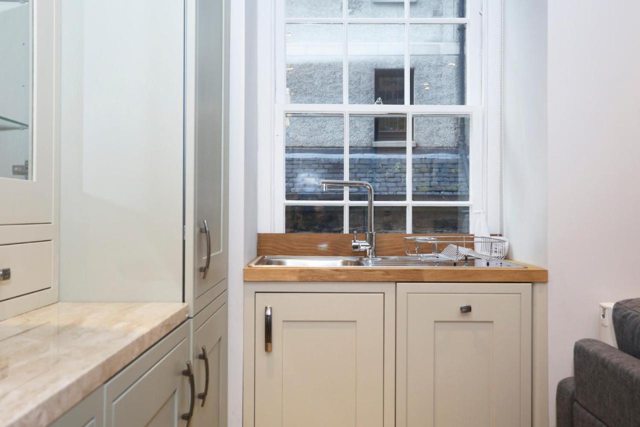 Apartment Joivy Modern And Airy Flat On The Historic Royal Mile EDI